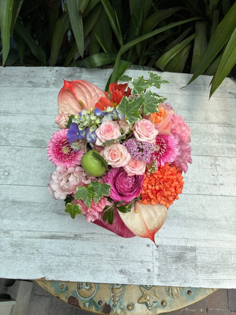 お誕生日　フラワーアレンジ　長尾