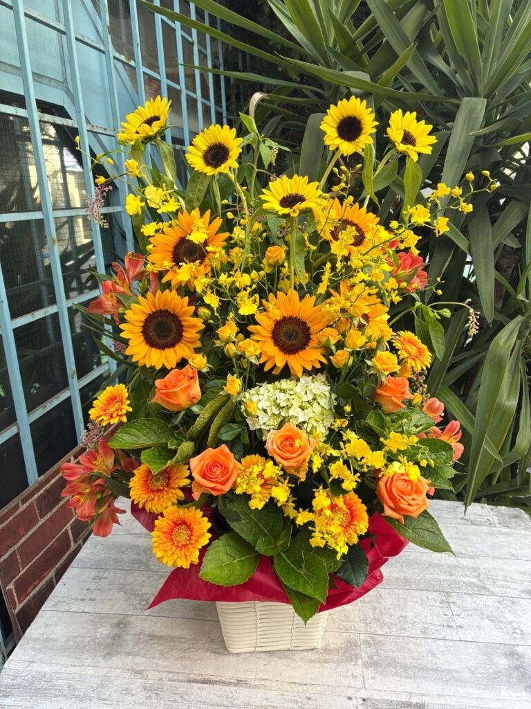 お誕生日　フラワーアレンジ　今川