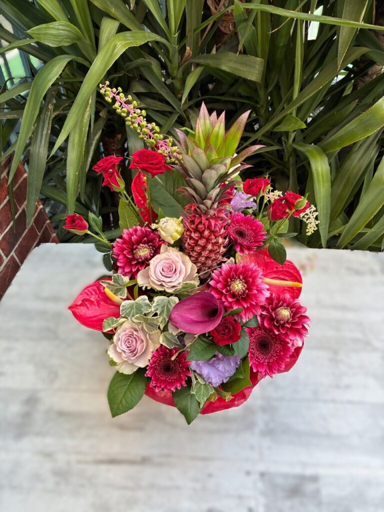 お誕生日　フラワーアレンジ　青葉