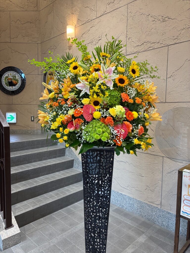 楽屋花　生花スタンド　ぽんプラザホール