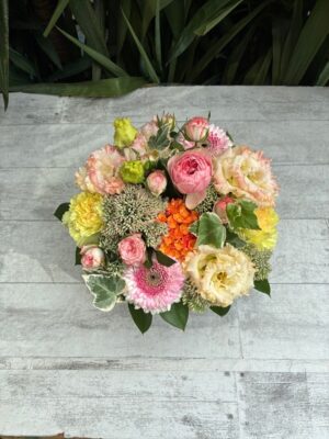 受付用　フラワーアレンジ　香椎浜