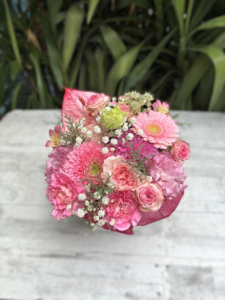 お誕生日　フラワーアレンジ　長尾