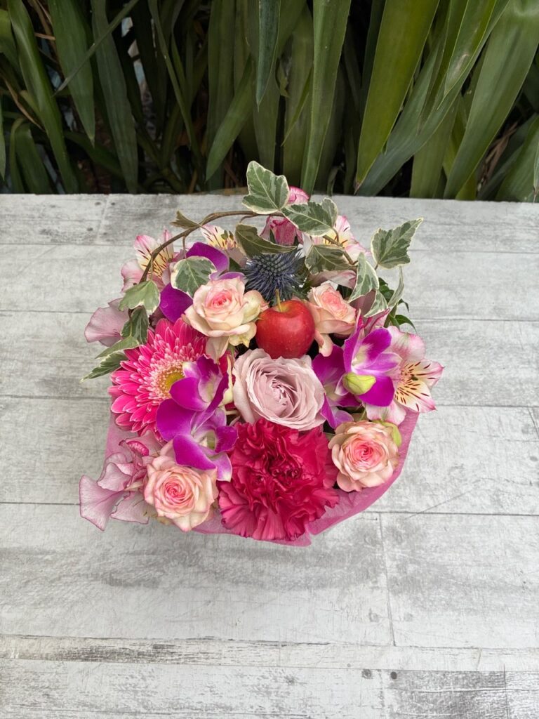 お誕生日　フラワーアレンジ　箱崎ふ頭